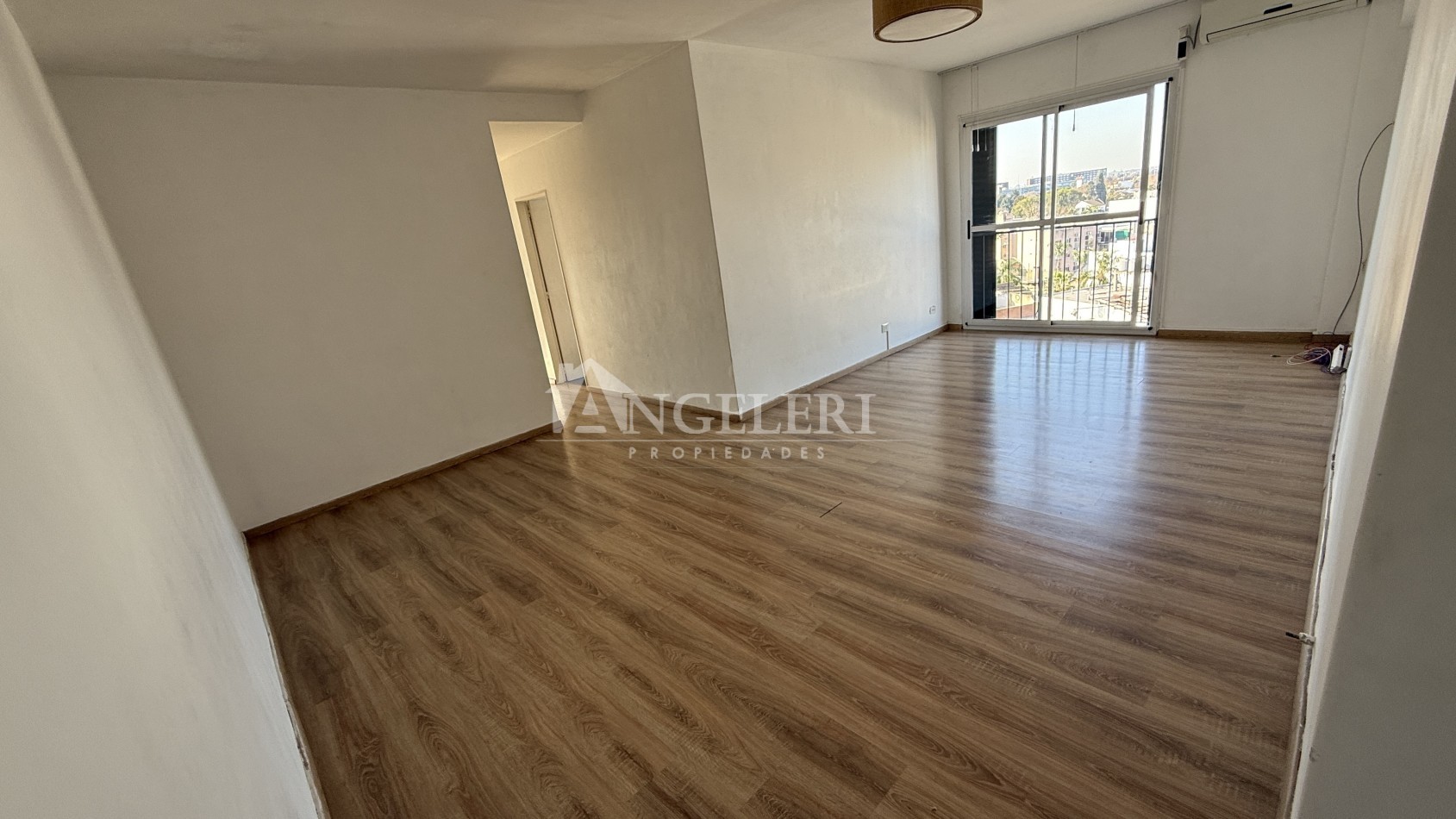 DEPARTAMENTO 4 AMBIENTES CON COCHERA
