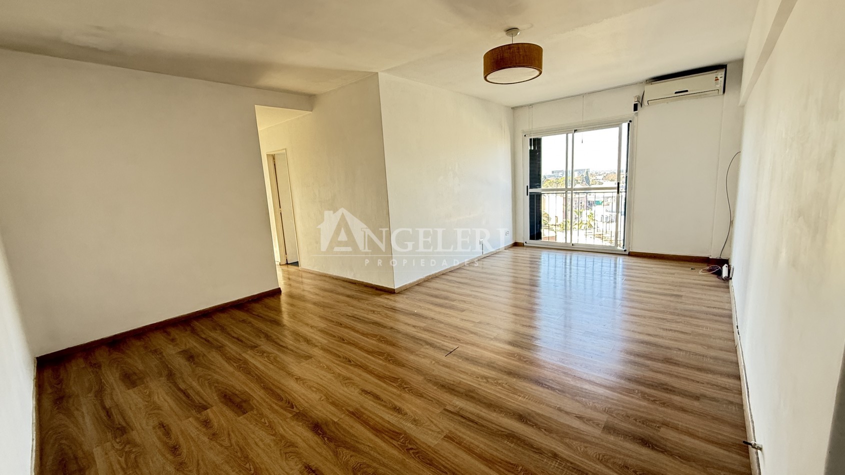 DEPARTAMENTO 4 AMBIENTES CON COCHERA