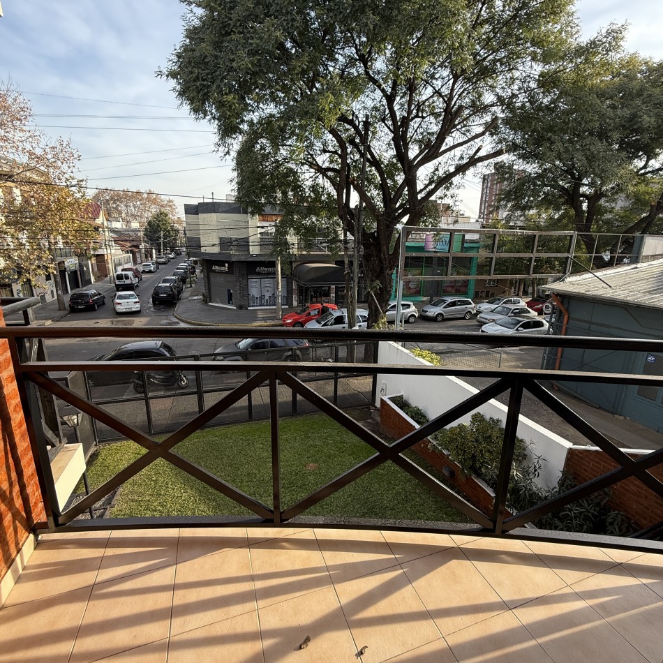 Departamento 2 ambientes impecable al frente con balcon