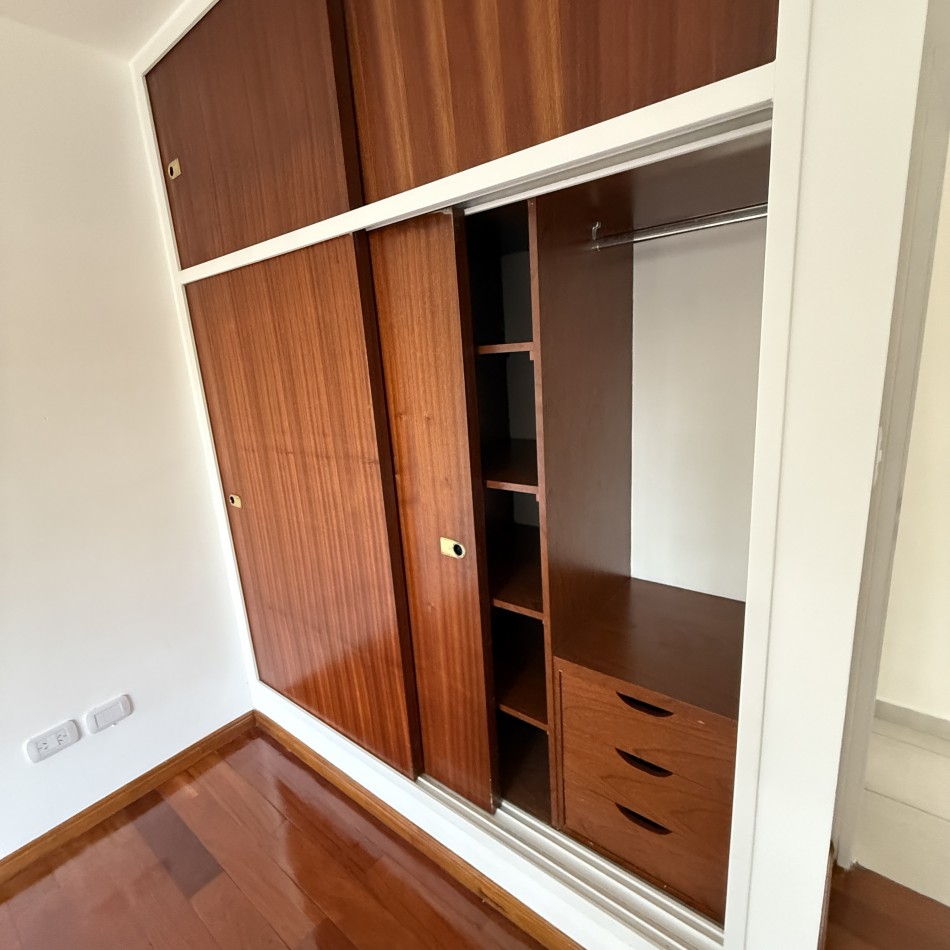 Departamento 2 ambientes impecable al frente con balcon