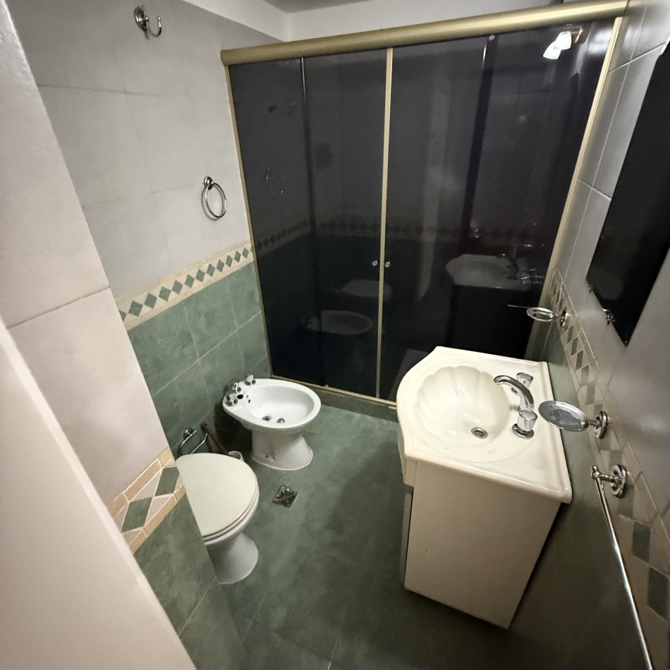 Departamento 2 ambientes impecable al frente con balcon