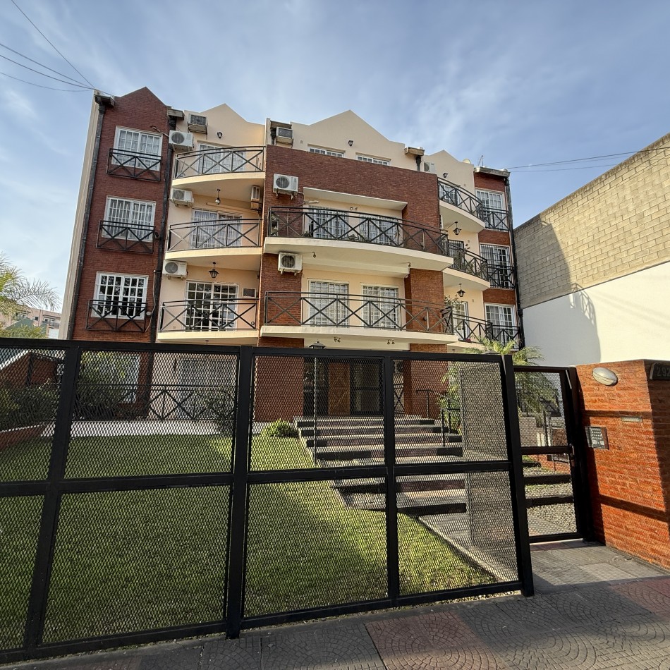 Departamento 2 ambientes impecable al frente con balcon