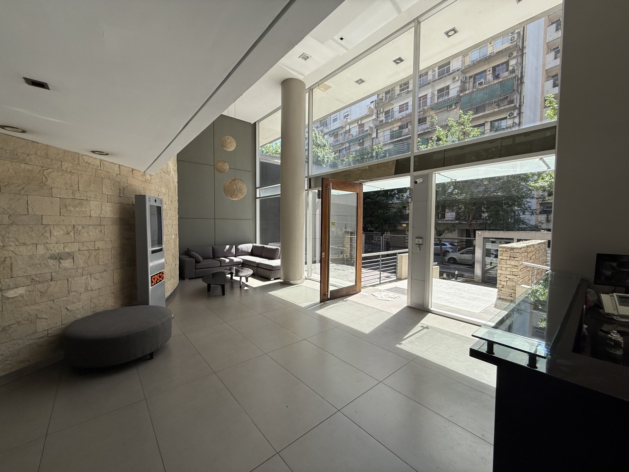 3 Ambientes con Cochera - Edificio de Categoria