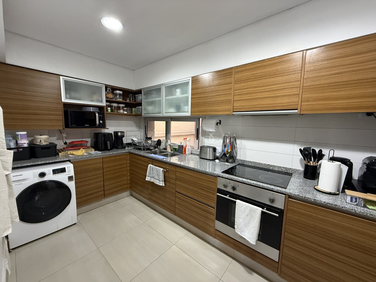 3 Ambientes con Cochera - Edificio de Categoria