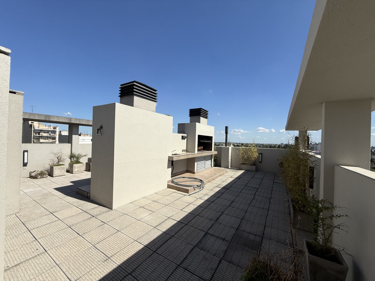 3 Ambientes con Cochera - Edificio de Categoria
