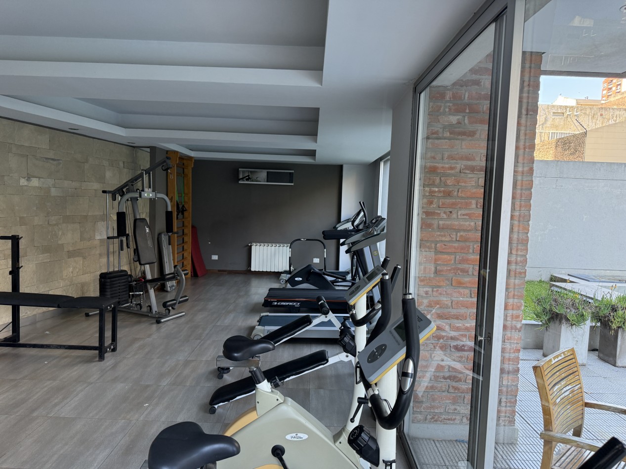 3 Ambientes con Cochera - Edificio de Categoria