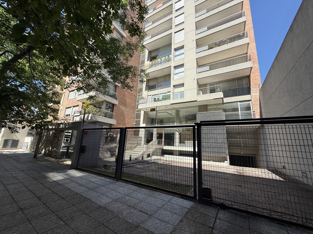 3 Ambientes con Cochera - Edificio de Categoria