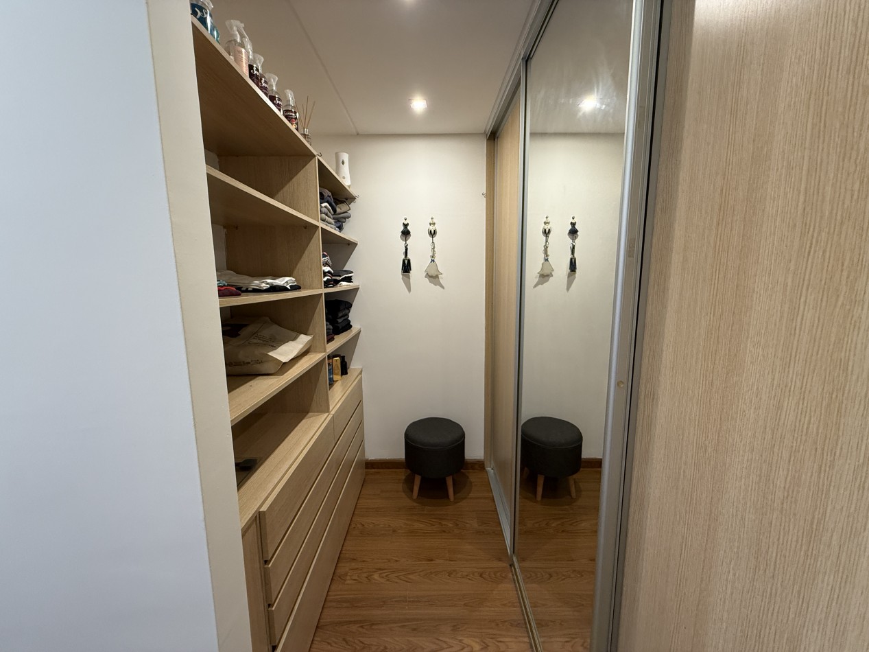 3 Ambientes con Cochera - Edificio de Categoria