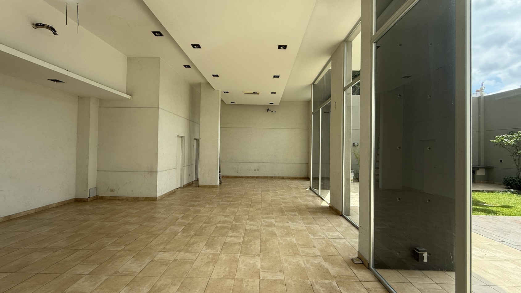 3 Ambientes de Categoria en Torre Cabral Plaza