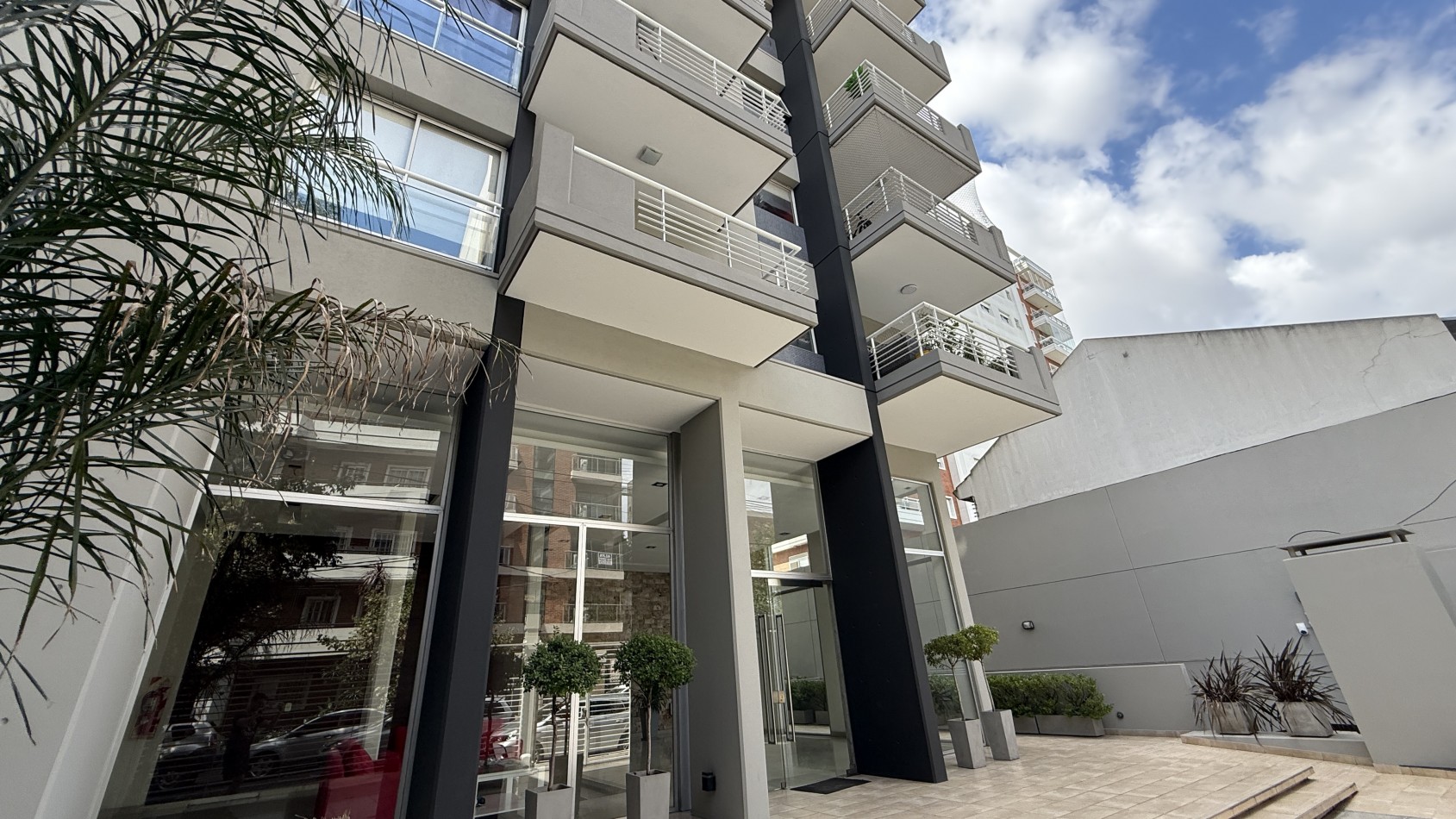 3 Ambientes de Categoria en Torre Cabral Plaza