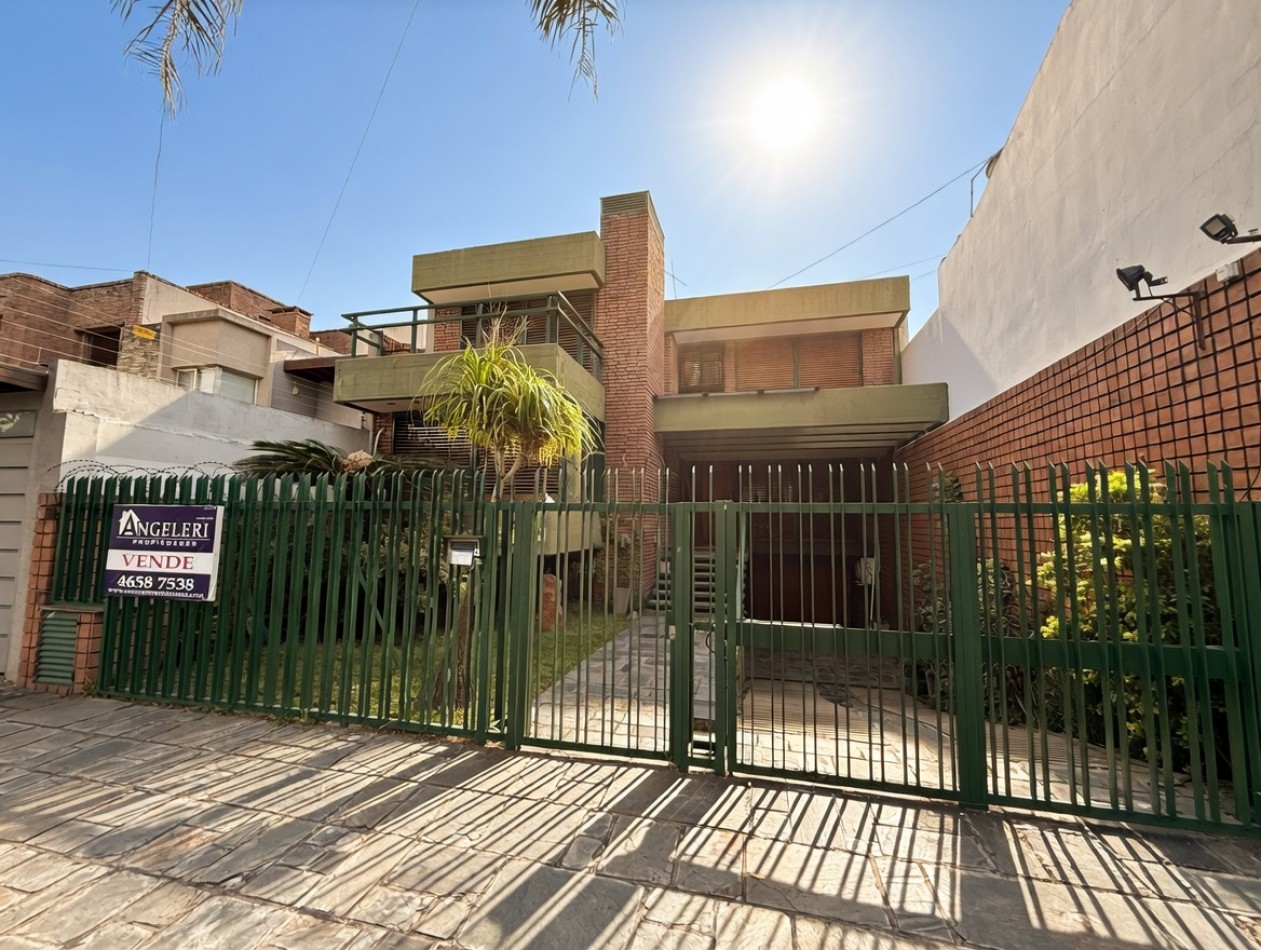 Chalet de categoria en venta - Ramos Mejia