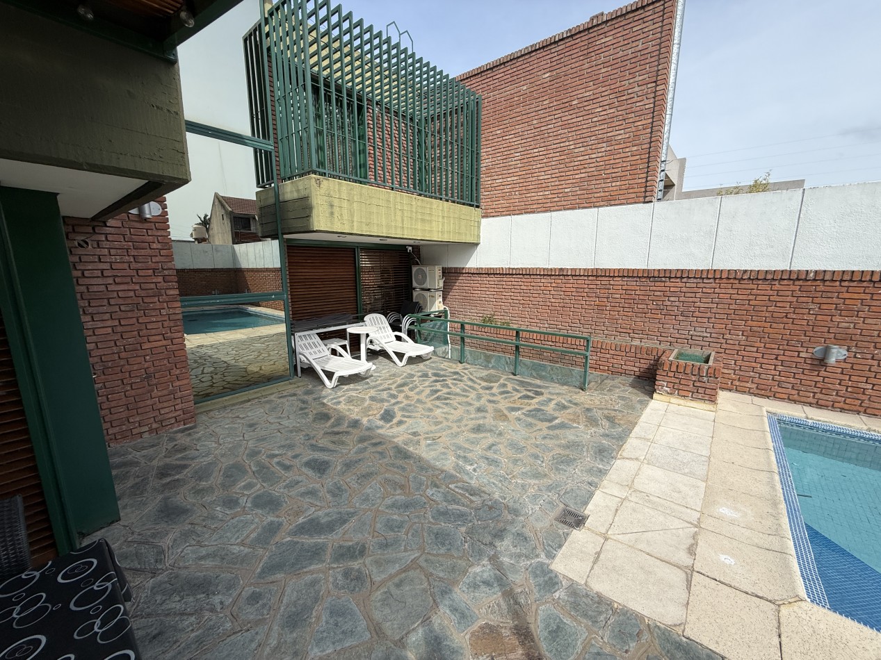 Chalet de categoria en venta - Ramos Mejia