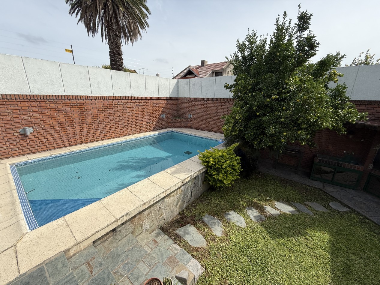 Chalet de categoria en venta - Ramos Mejia