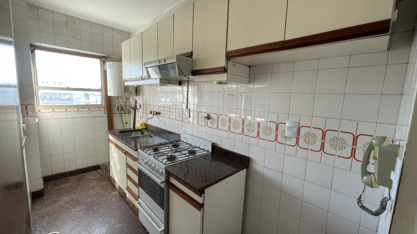 Venta 3 ambientes al frente con balcon 