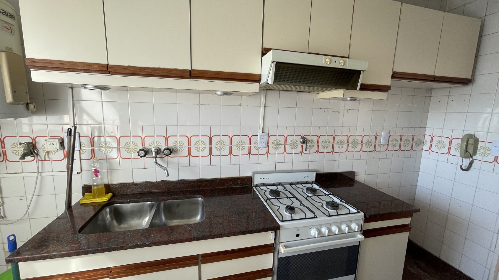 Venta 3 ambientes al frente con balcon 