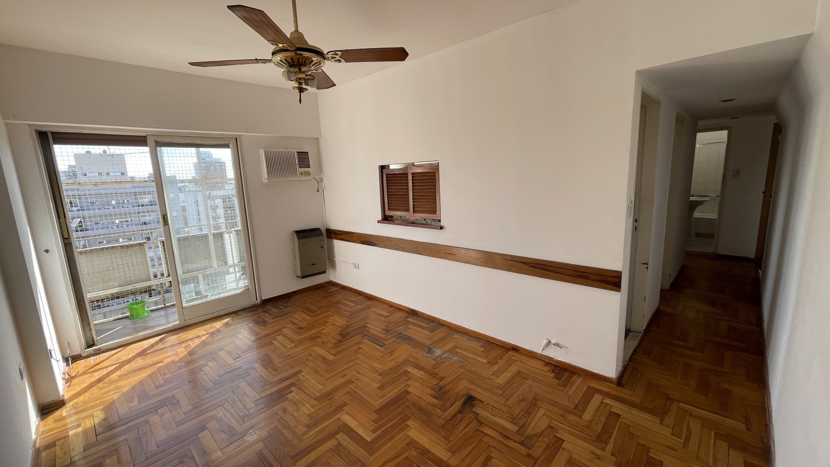 Venta 3 ambientes al frente con balcon 