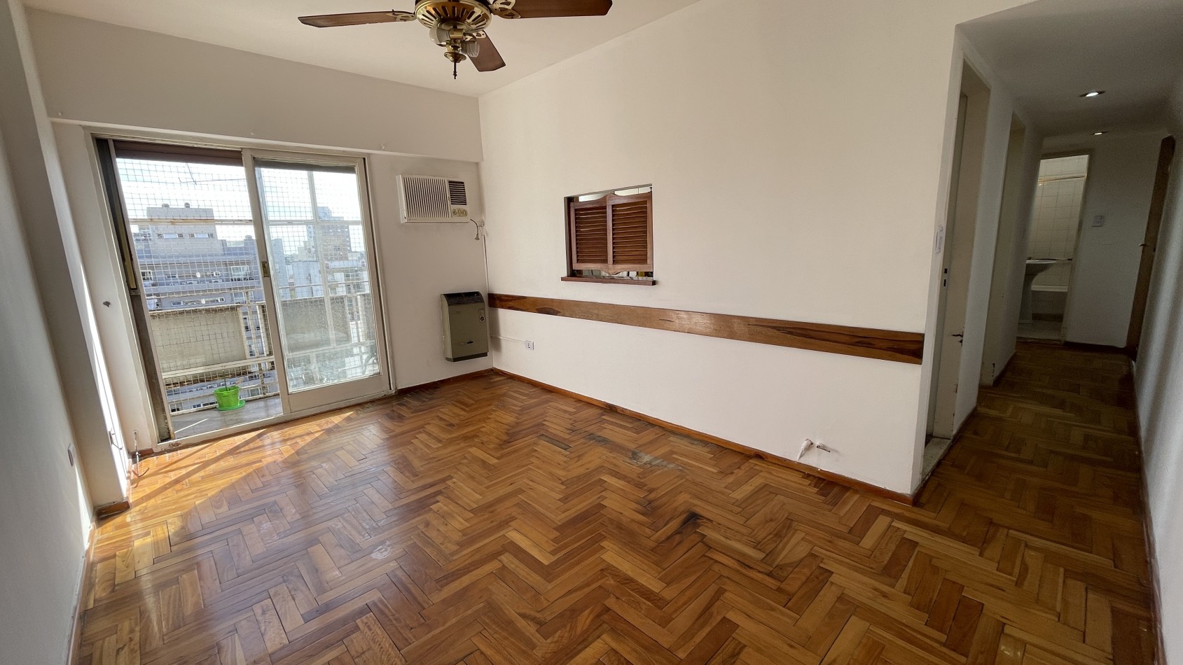 Venta 3 ambientes al frente con balcon 