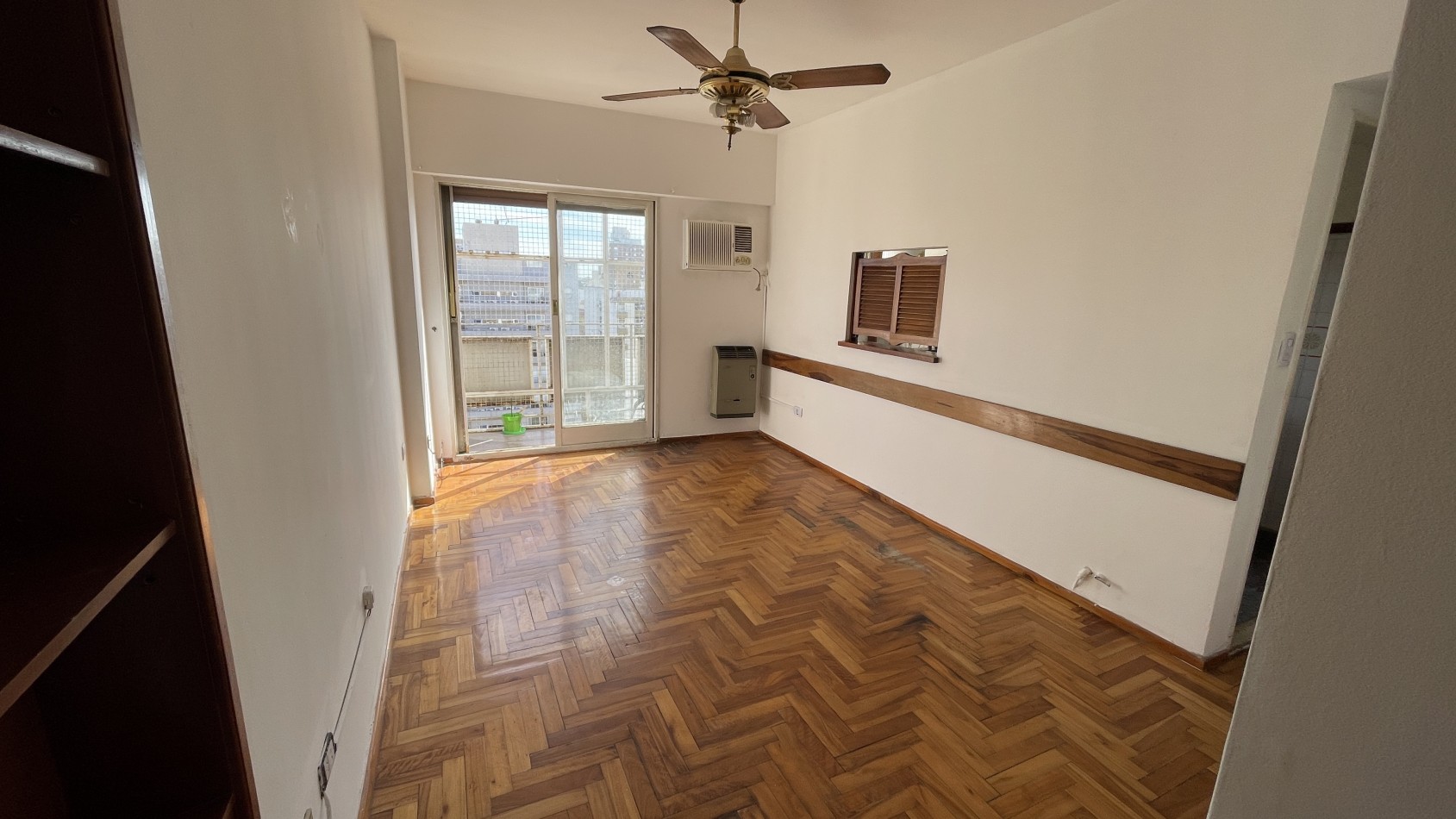 Venta 3 ambientes al frente con balcon 