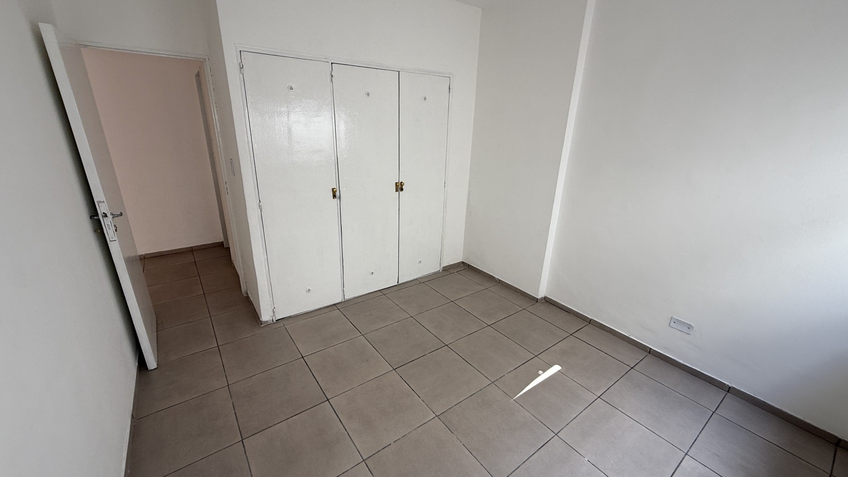 Alquiler 3 ambientes con patio 