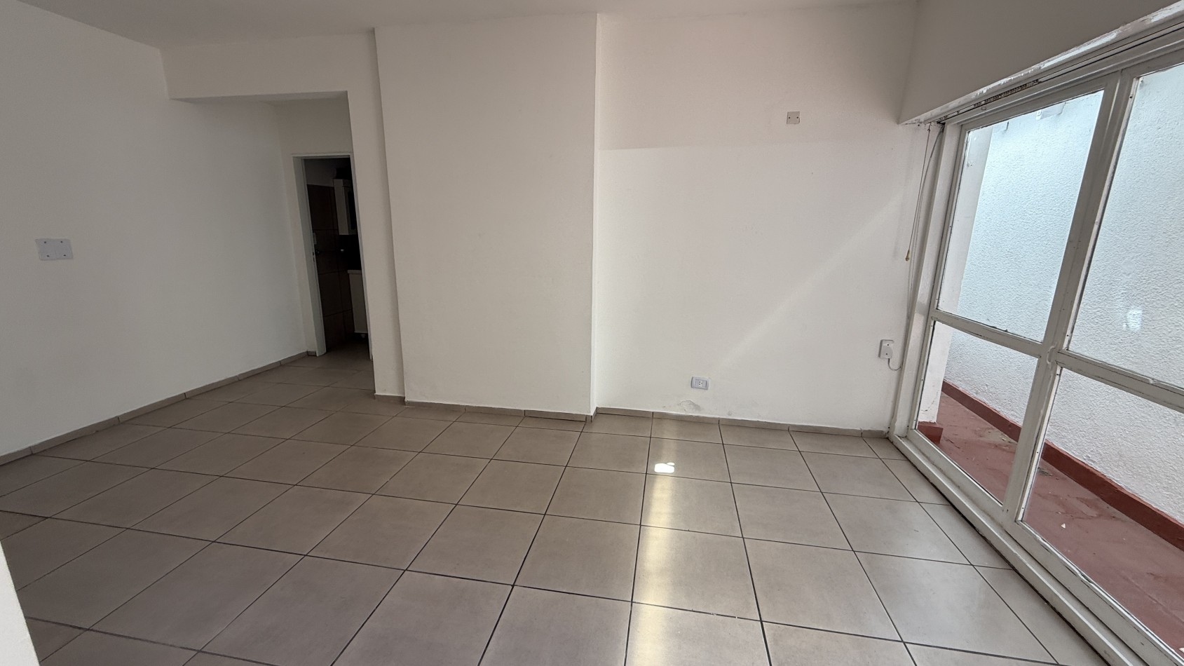 Alquiler 3 ambientes con patio 