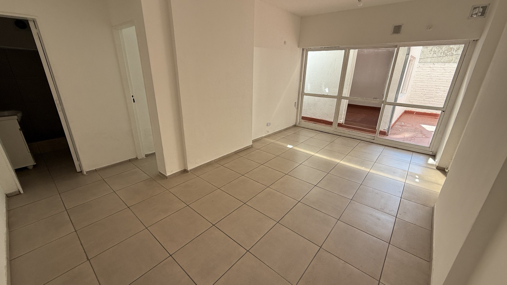 Alquiler 3 ambientes con patio 