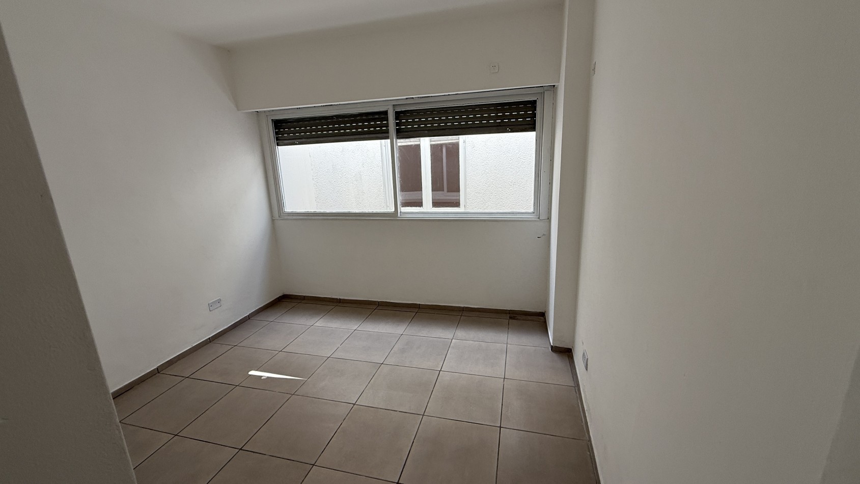 Alquiler 3 ambientes con patio 