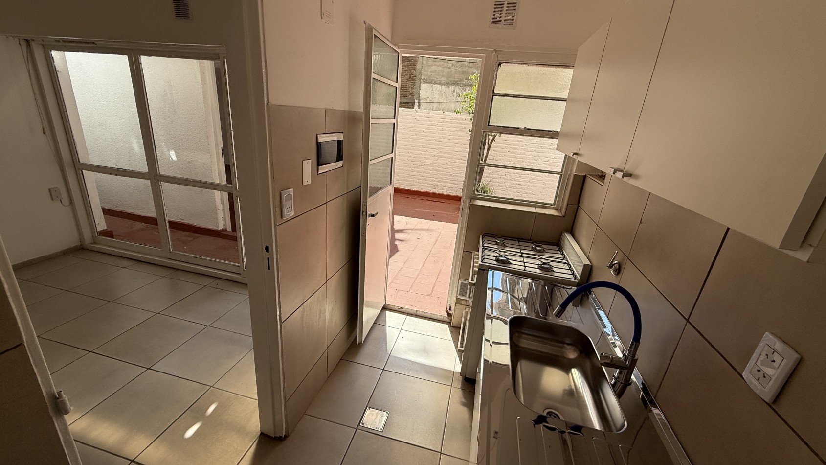 Alquiler 3 ambientes con patio 