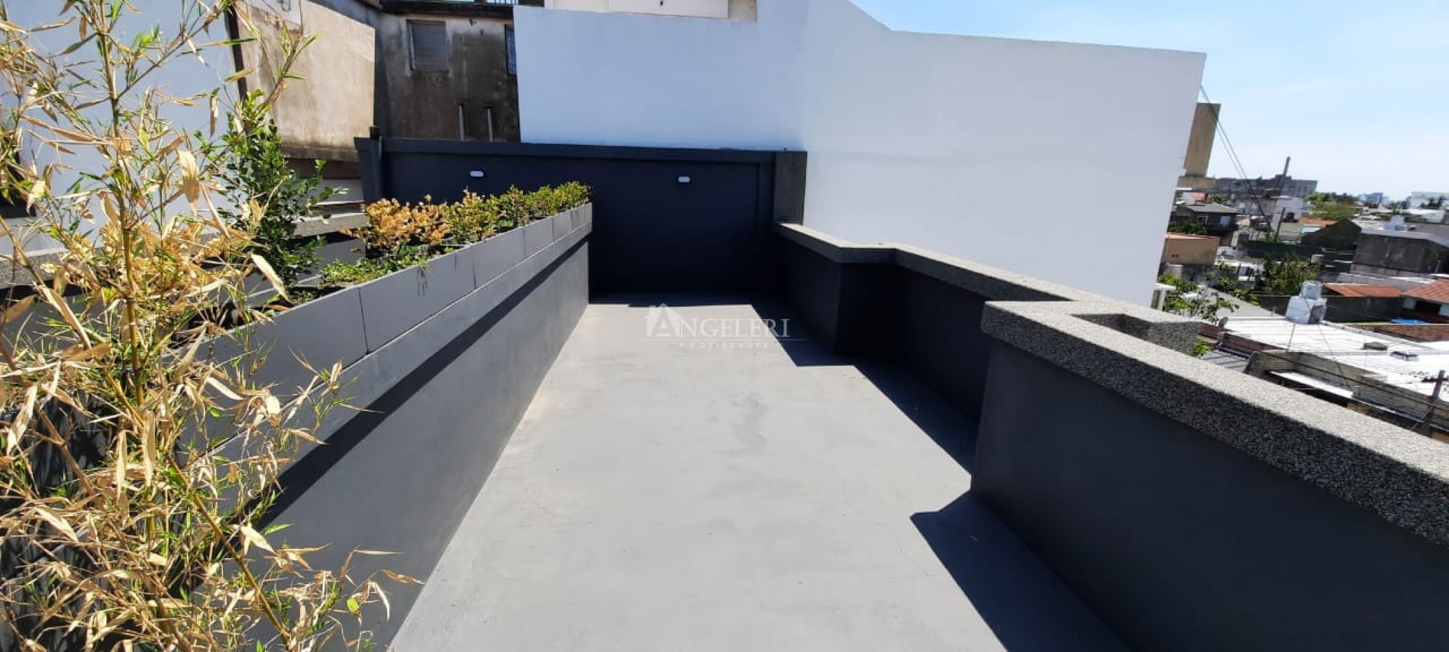 2 ambientes con cochera y terraza propia