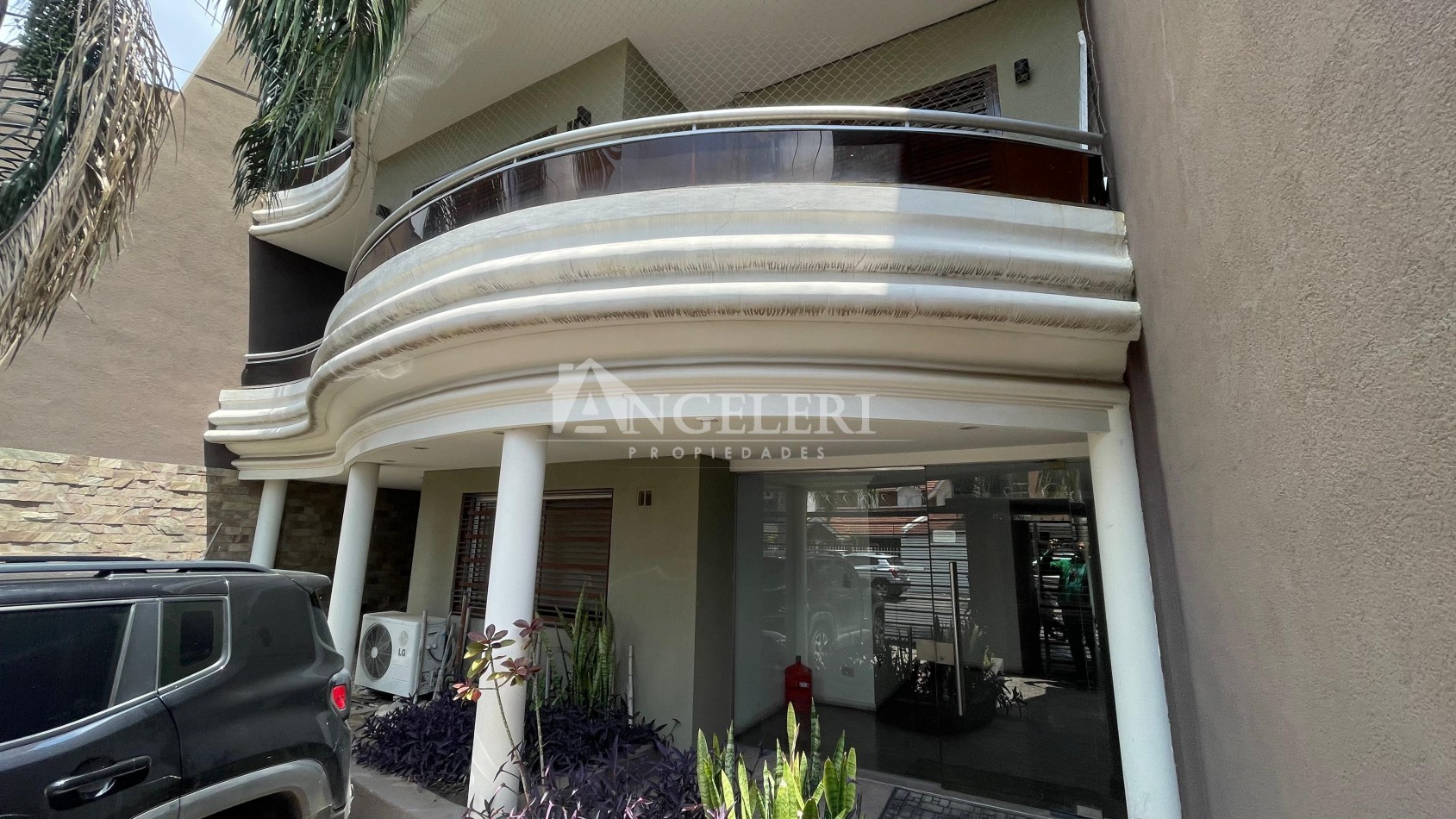 2 Ambientes con Cochera 