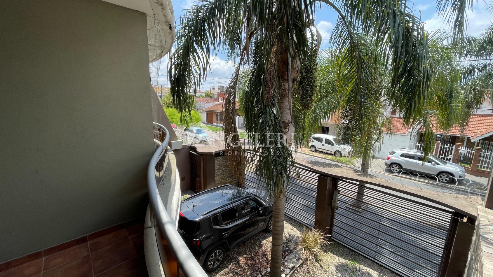 2 Ambientes con Cochera 