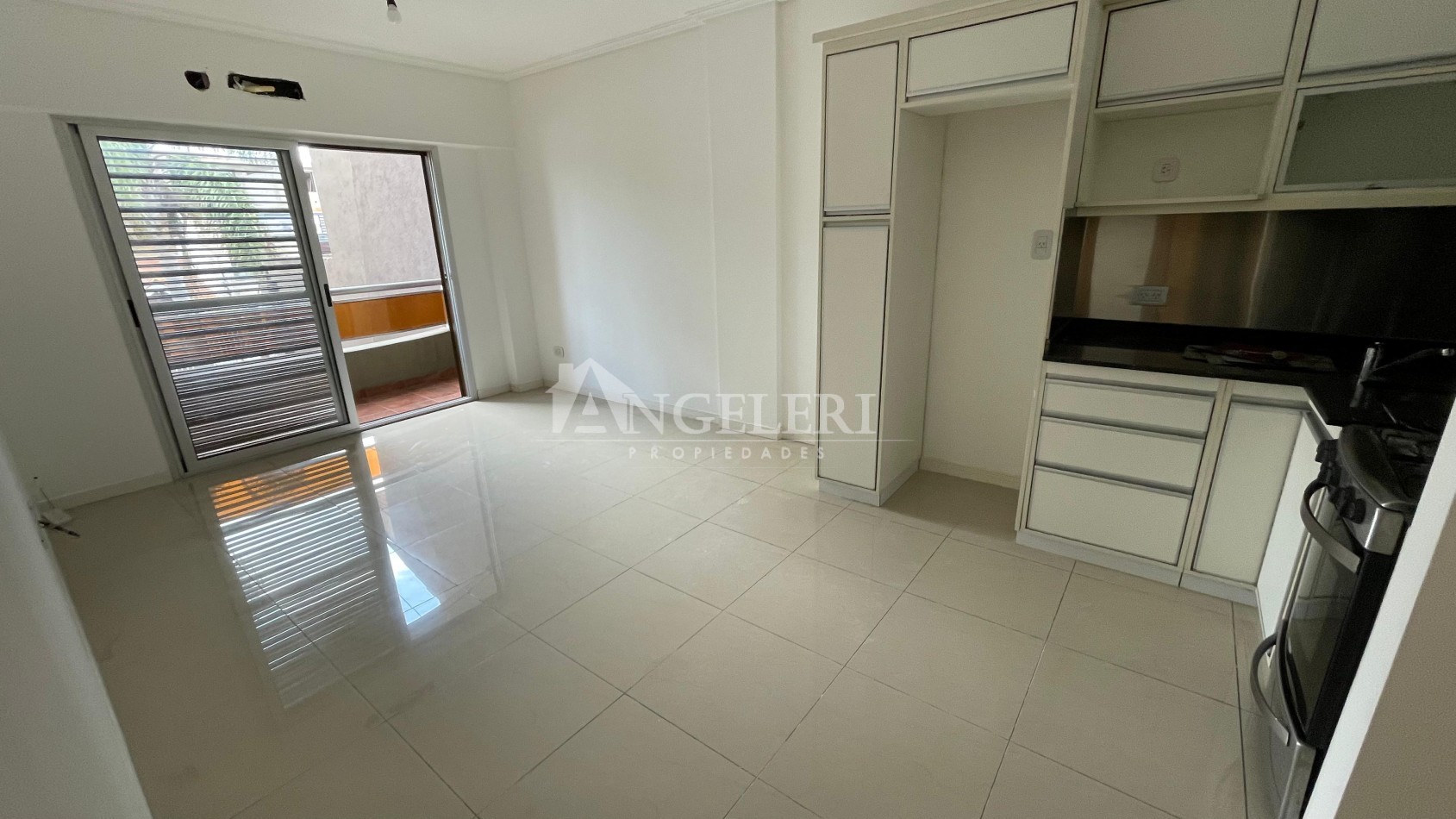 2 Ambientes con Cochera 