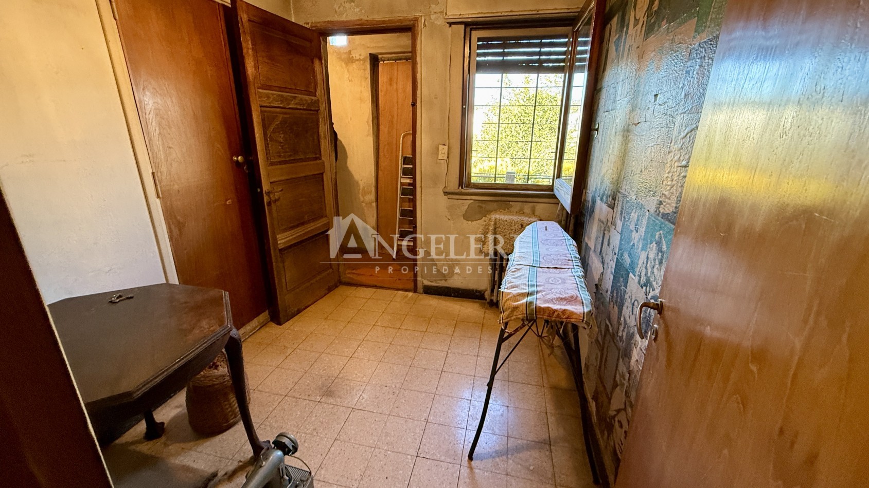 Casa sobre lote 10x46 a media cuadra del colegio Ward