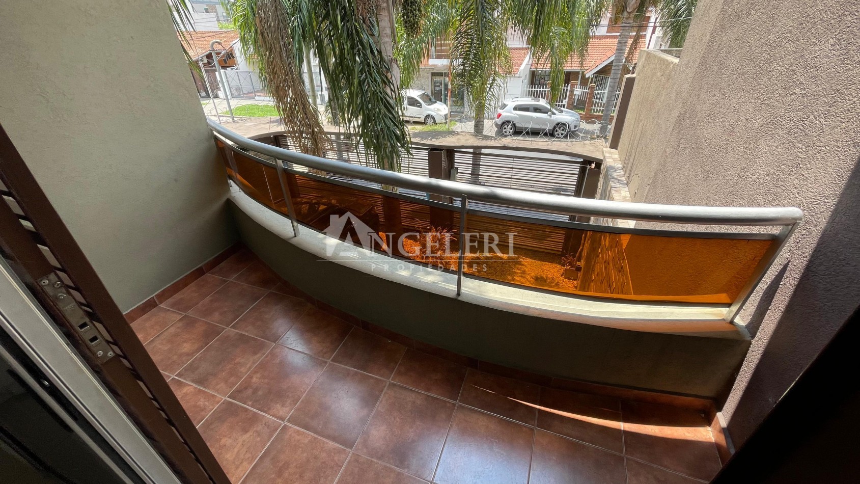 2 Ambientes con Cochera 