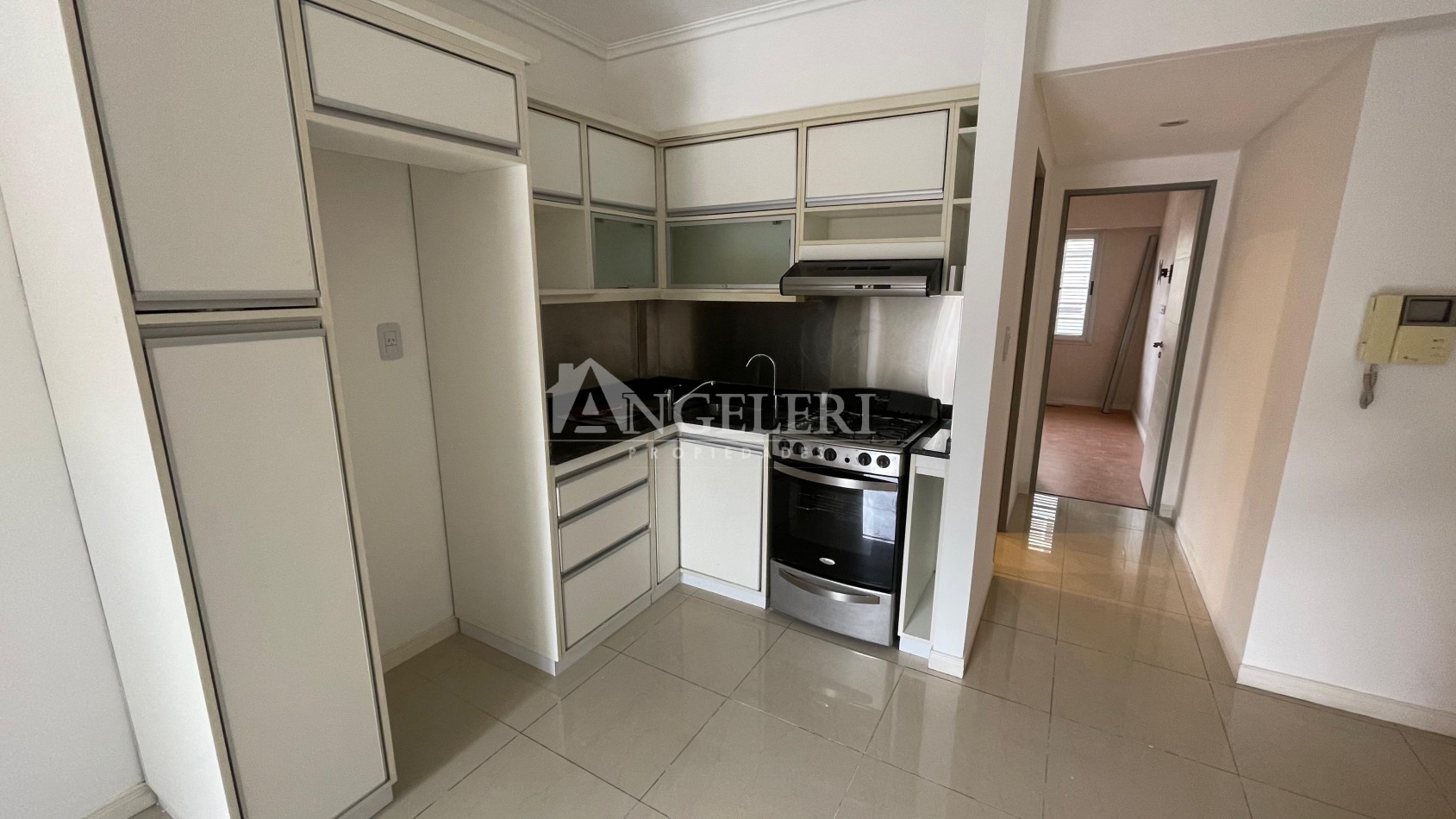 2 Ambientes con Cochera 