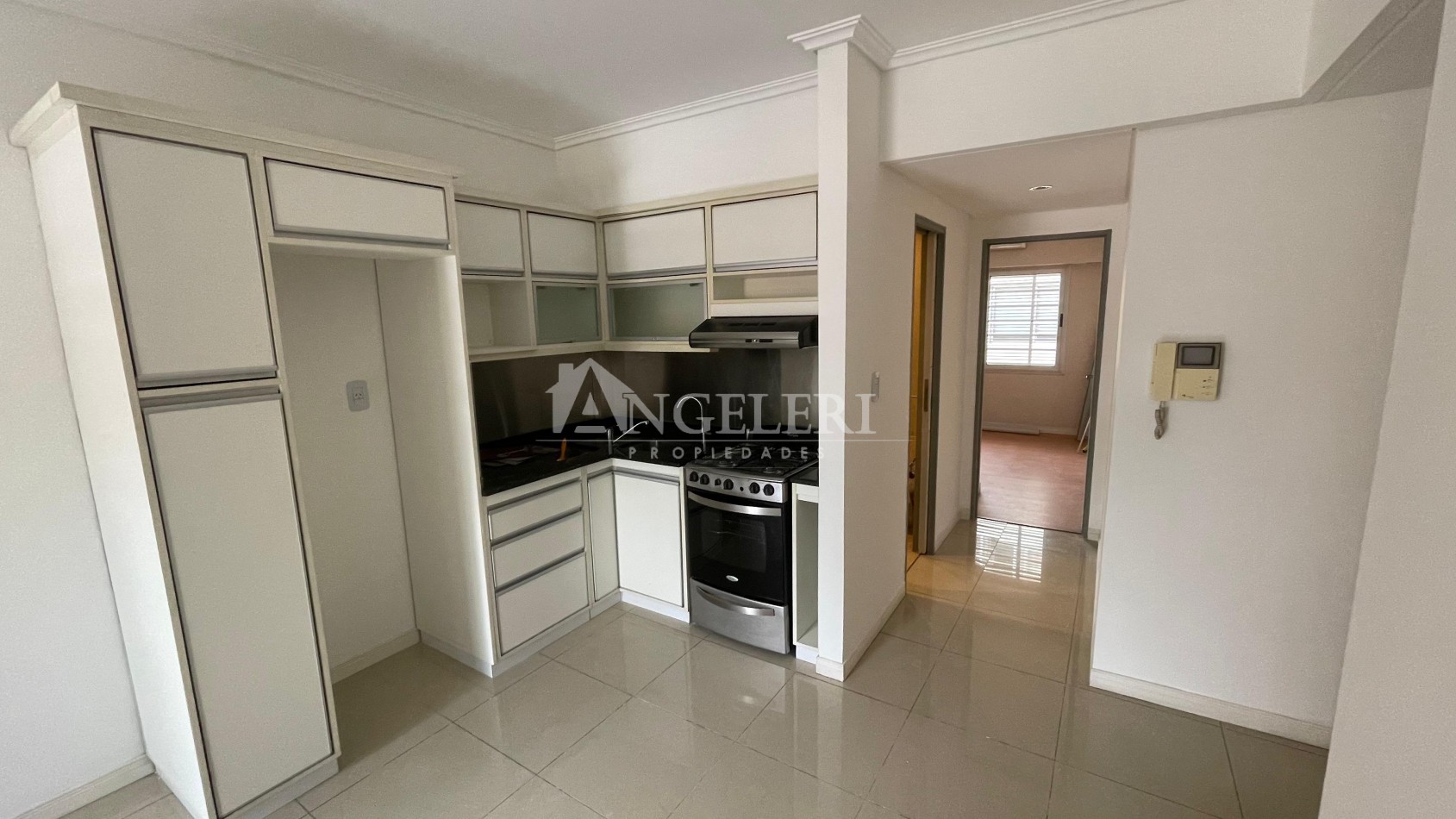 2 Ambientes con Cochera 