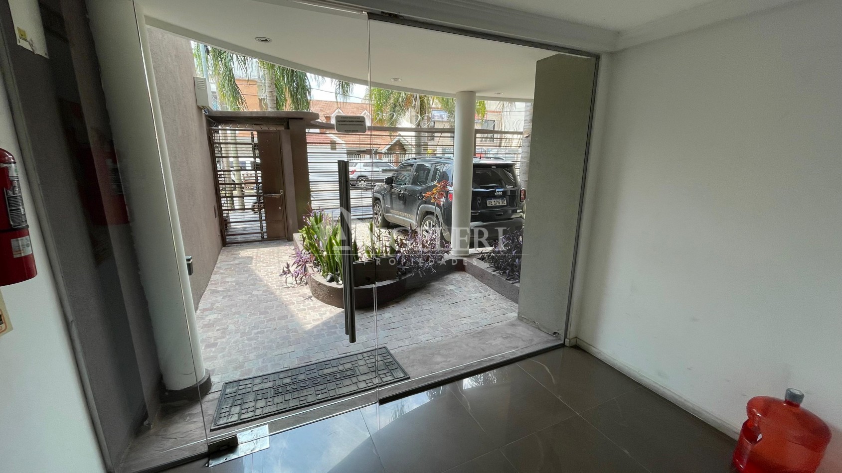 2 Ambientes con Cochera 