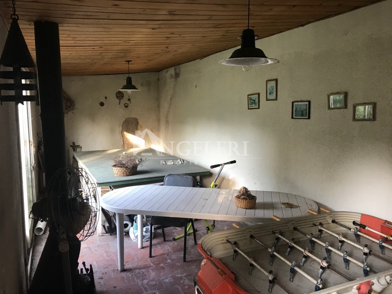 Casa sobre lote 10x46 a media cuadra del colegio Ward